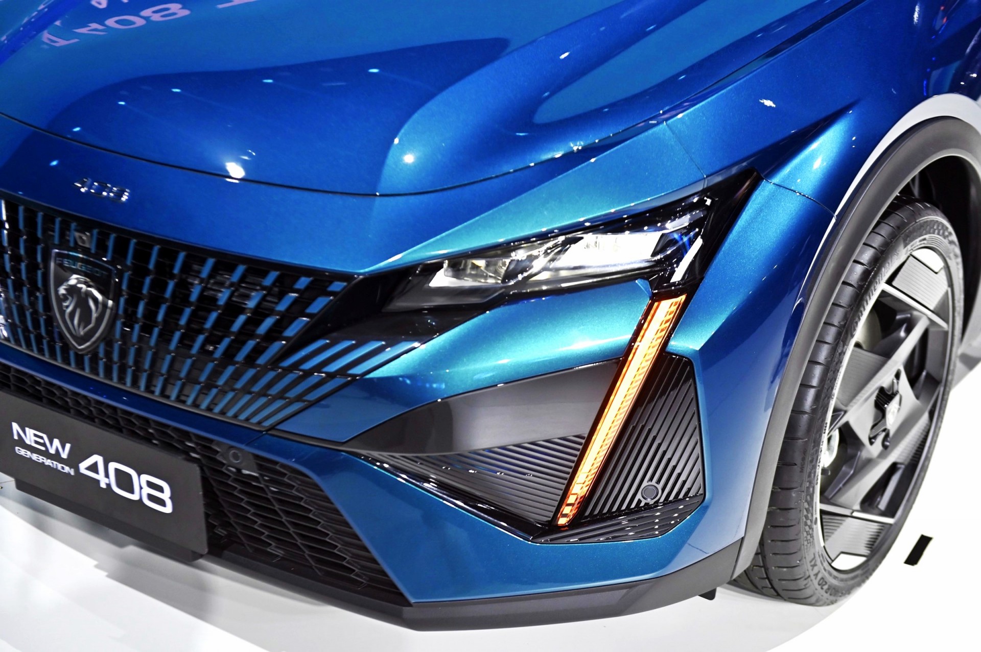 Cận cảnh CUV Coupe Peugeot 408 vừa được ra mắt Cận cảnh CUV Coupe Peugeot 408 vừa được ra mắt