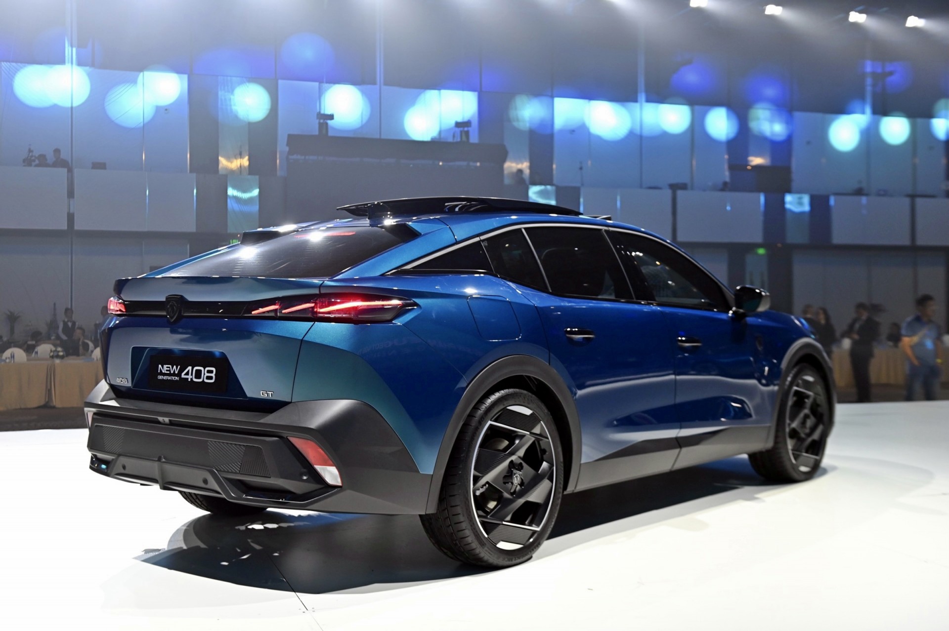 Cận cảnh CUV Coupe Peugeot 408 vừa được ra mắt Cận cảnh CUV Coupe Peugeot 408 vừa được ra mắt