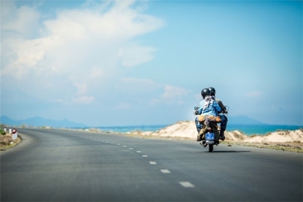Một số kinh nghiệm để lái xe an toàn khi chạy đường dài Một số kinh nghiệm để lái xe an toàn khi chạy đường dài