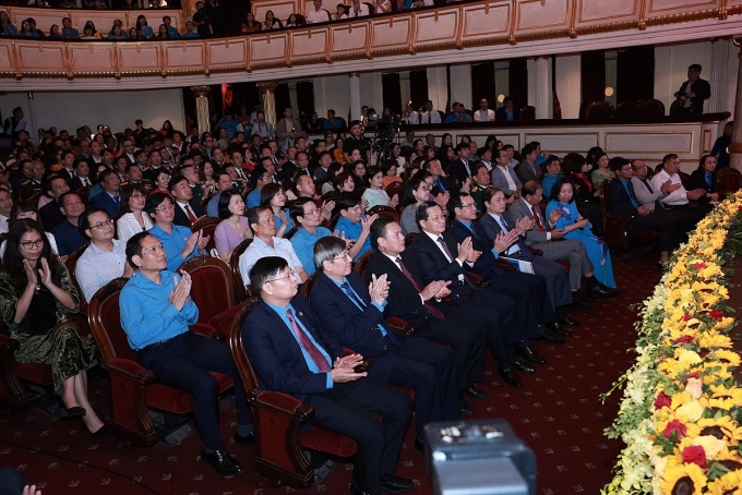 Lễ vinh danh Doanh nghiệp tiêu biểu vì người lao động Lễ vinh danh Doanh nghiệp tiêu biểu vì người lao động