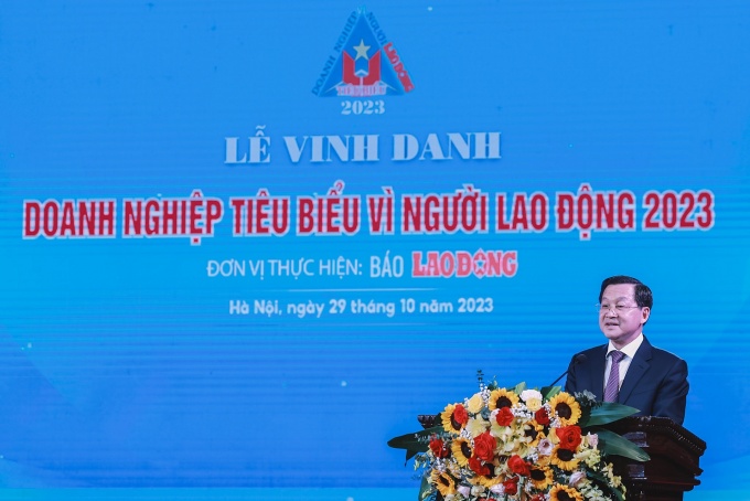 Lễ vinh danh Doanh nghiệp tiêu biểu vì người lao động Lễ vinh danh Doanh nghiệp tiêu biểu vì người lao động