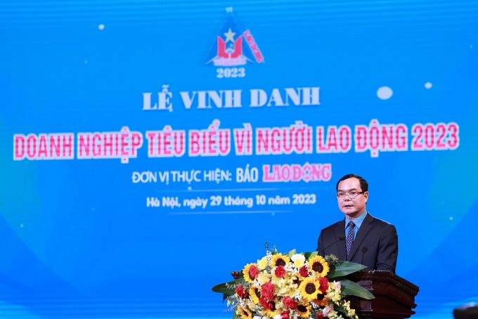 Lễ vinh danh Doanh nghiệp tiêu biểu vì người lao động Lễ vinh danh Doanh nghiệp tiêu biểu vì người lao động