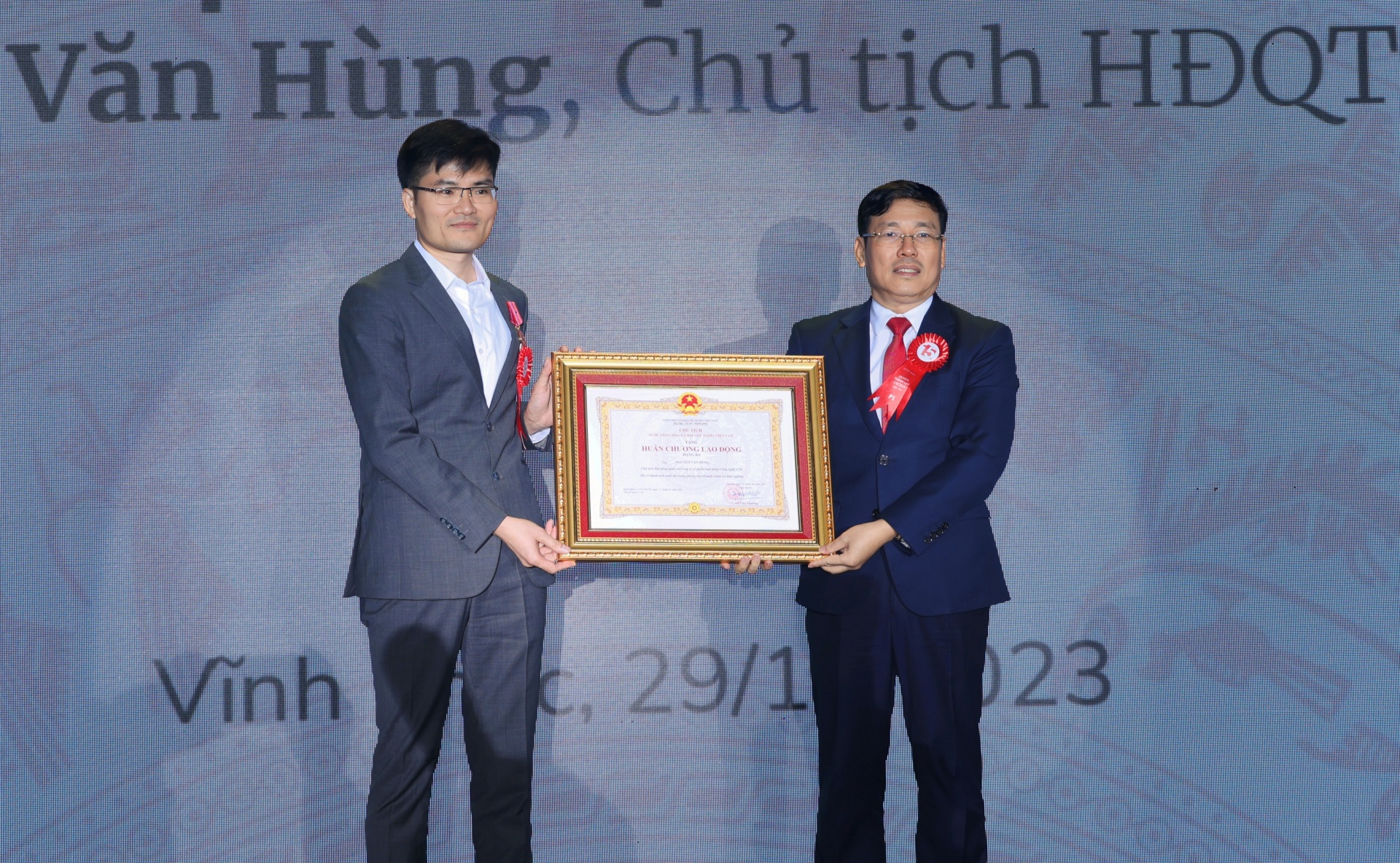 Vĩnh Phúc: CNCTech Group vinh dự đón nhận Cờ thi đua của Thủ tướng Chính phủ