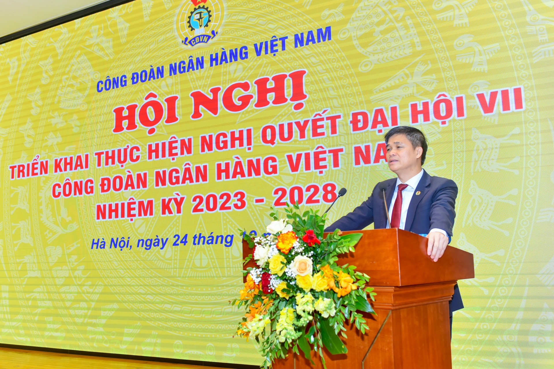 NHỮNG BƯỚC TIẾN ĐƯỢC KỲ VỌNG TRONG NHIỆM KỲ MỚI NHỮNG BƯỚC TIẾN ĐƯỢC KỲ VỌNG TRONG NHIỆM KỲ MỚI