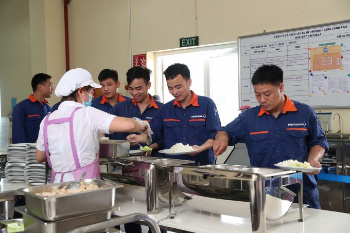 Công đoàn tham gia nâng chất lượng bữa ăn ca cho người lao động