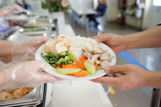 Công đoàn tham gia nâng chất lượng bữa ăn ca cho người lao động