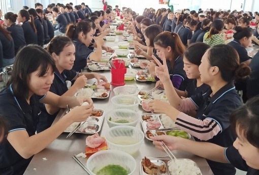 Bữa ăn hạnh phúc trong những dịp đặc biệt Bữa ăn hạnh phúc trong những dịp đặc biệt