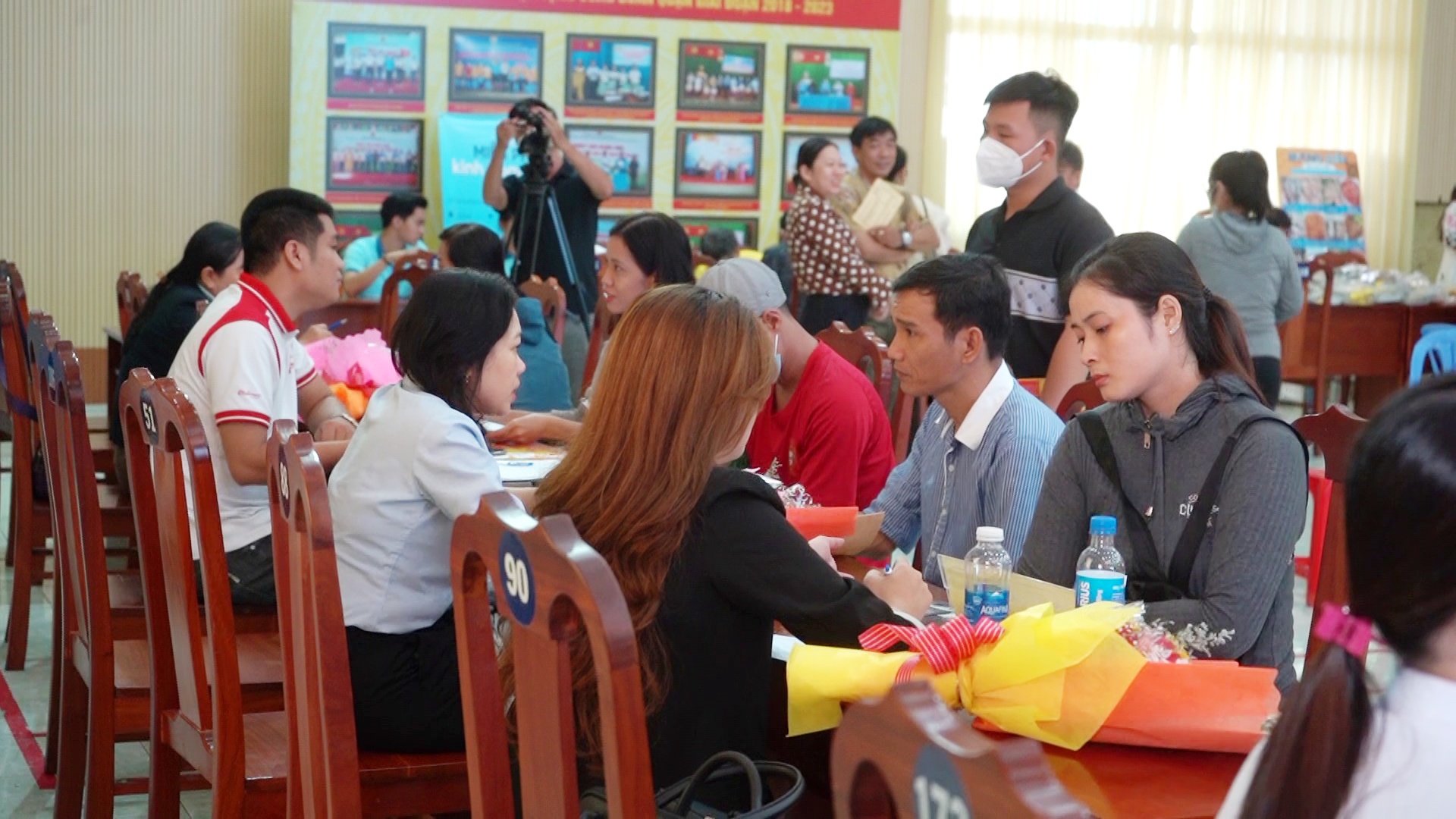 Công nhân làm gì trong một năm chờ rút bảo hiểm xã hội một lần? Công nhân làm gì trong một năm chờ rút bảo hiểm xã hội một lần?