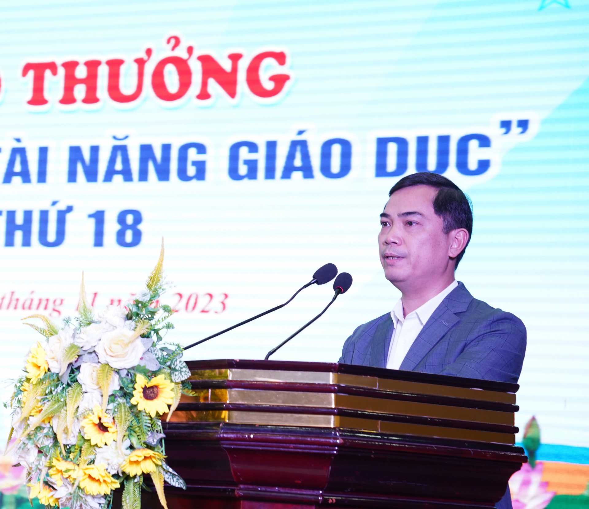 Công đoàn ngành Giáo dục Nghệ An trao giải thưởng cho 24 nhà giáo ưu tú