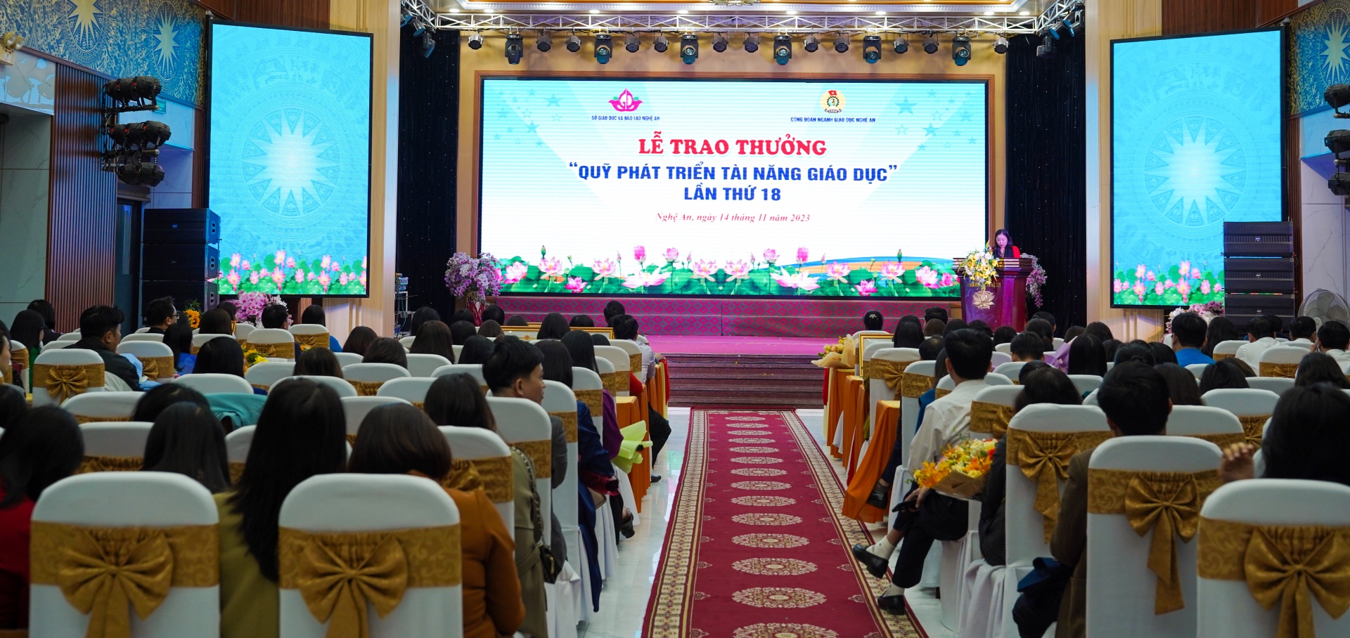 Công đoàn ngành Giáo dục Nghệ An trao giải thưởng cho 24 nhà giáo ưu tú