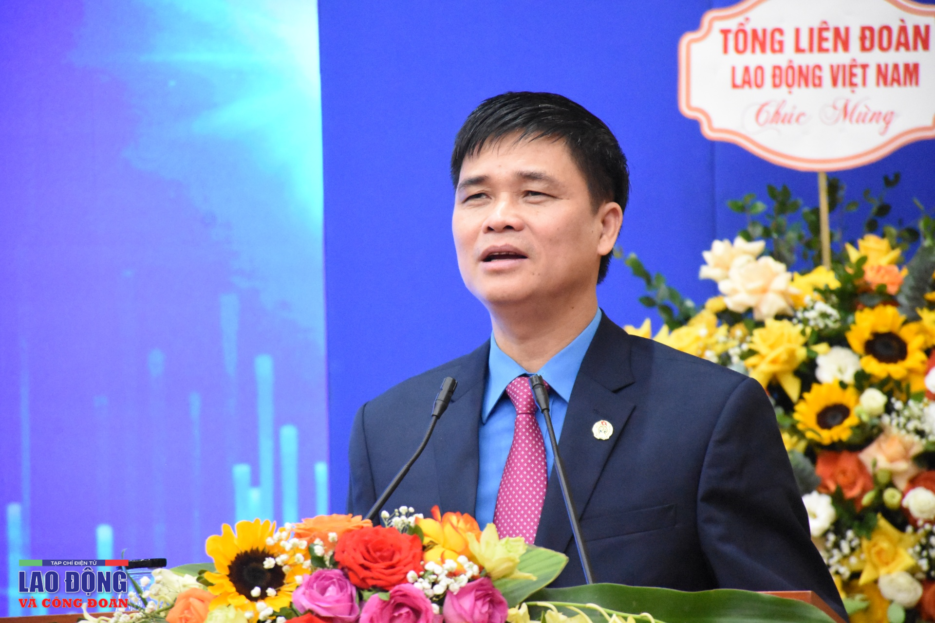 Đồng chí Ngọ Duy Hiểu: "Tạp chí luôn trăn trở để thích nghi, tìm tòi để lớn mạnh" Đồng chí Ngọ Duy Hiểu: "Tạp chí luôn trăn trở để thích nghi, tìm tòi để lớn mạnh"