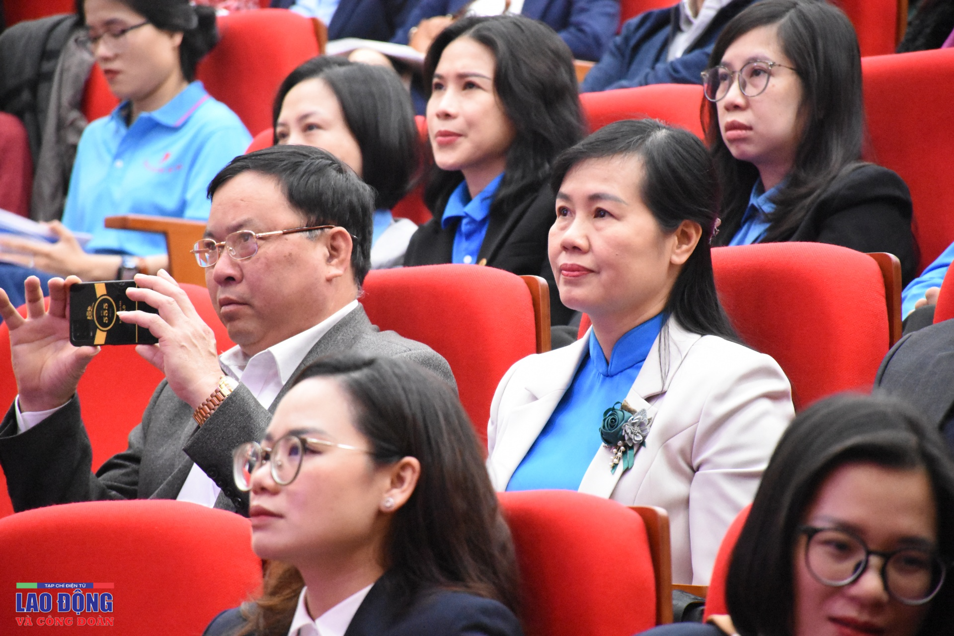 Đồng chí Ngọ Duy Hiểu: "Tạp chí luôn trăn trở để thích nghi, tìm tòi để lớn mạnh" Đồng chí Ngọ Duy Hiểu: "Tạp chí luôn trăn trở để thích nghi, tìm tòi để lớn mạnh"