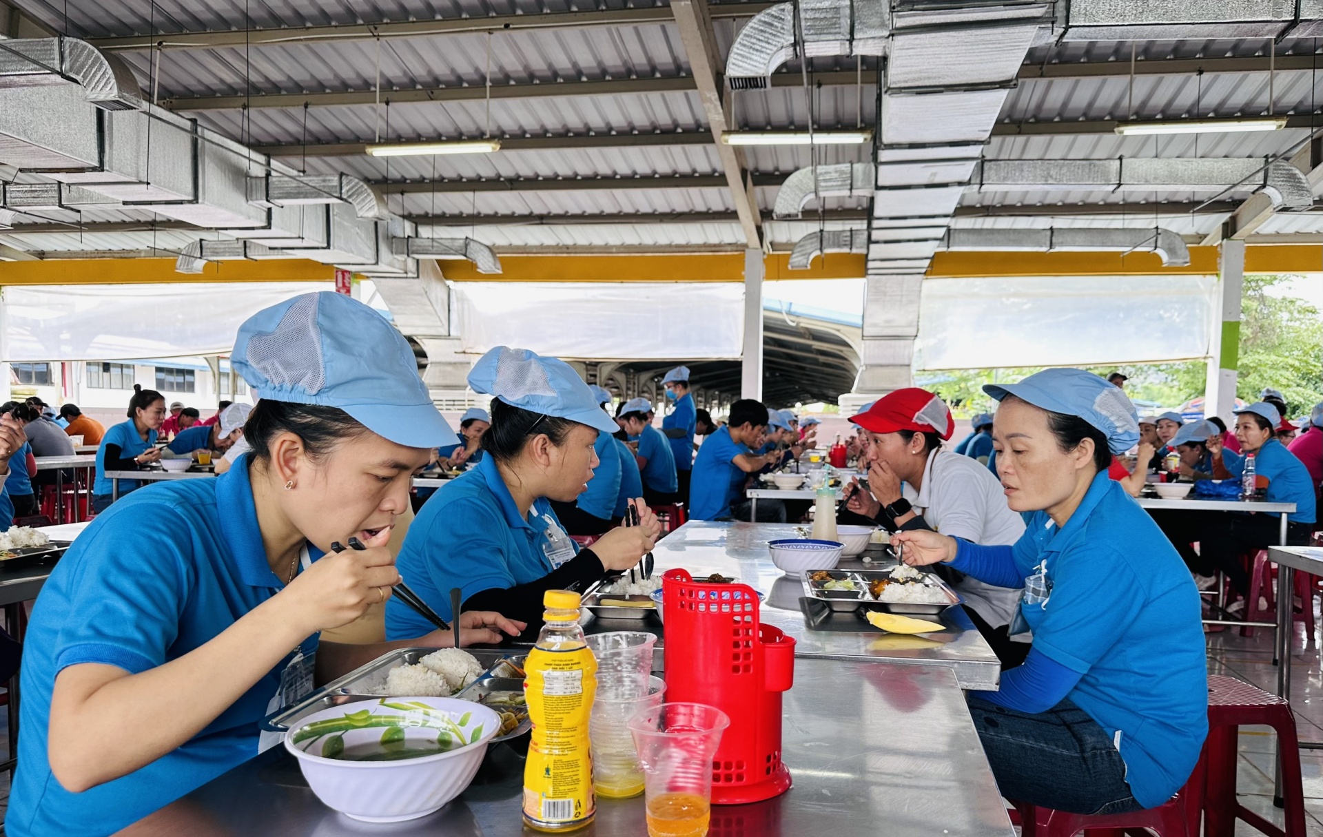 “Được trả lương đầy đủ, chăm lo tốt nên mình vui vẻ gắn bó”