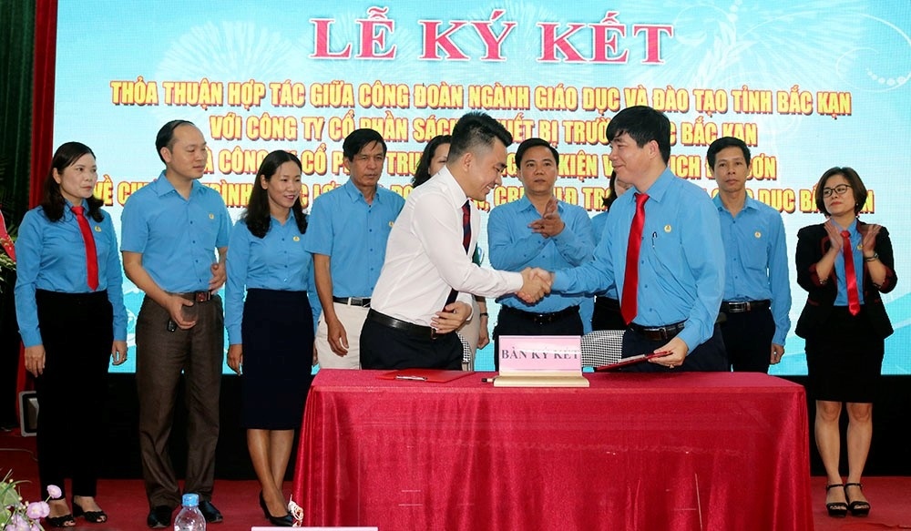 Nhiều chương trình phúc lợi cho nhà giáo ở Bắc Kạn Nhiều chương trình phúc lợi cho nhà giáo ở Bắc Kạn