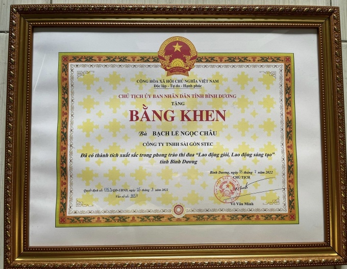 Ông xã còn vui hơn em khi em nhận giải thưởng danh giá Ông xã còn vui hơn em khi em nhận giải thưởng danh giá