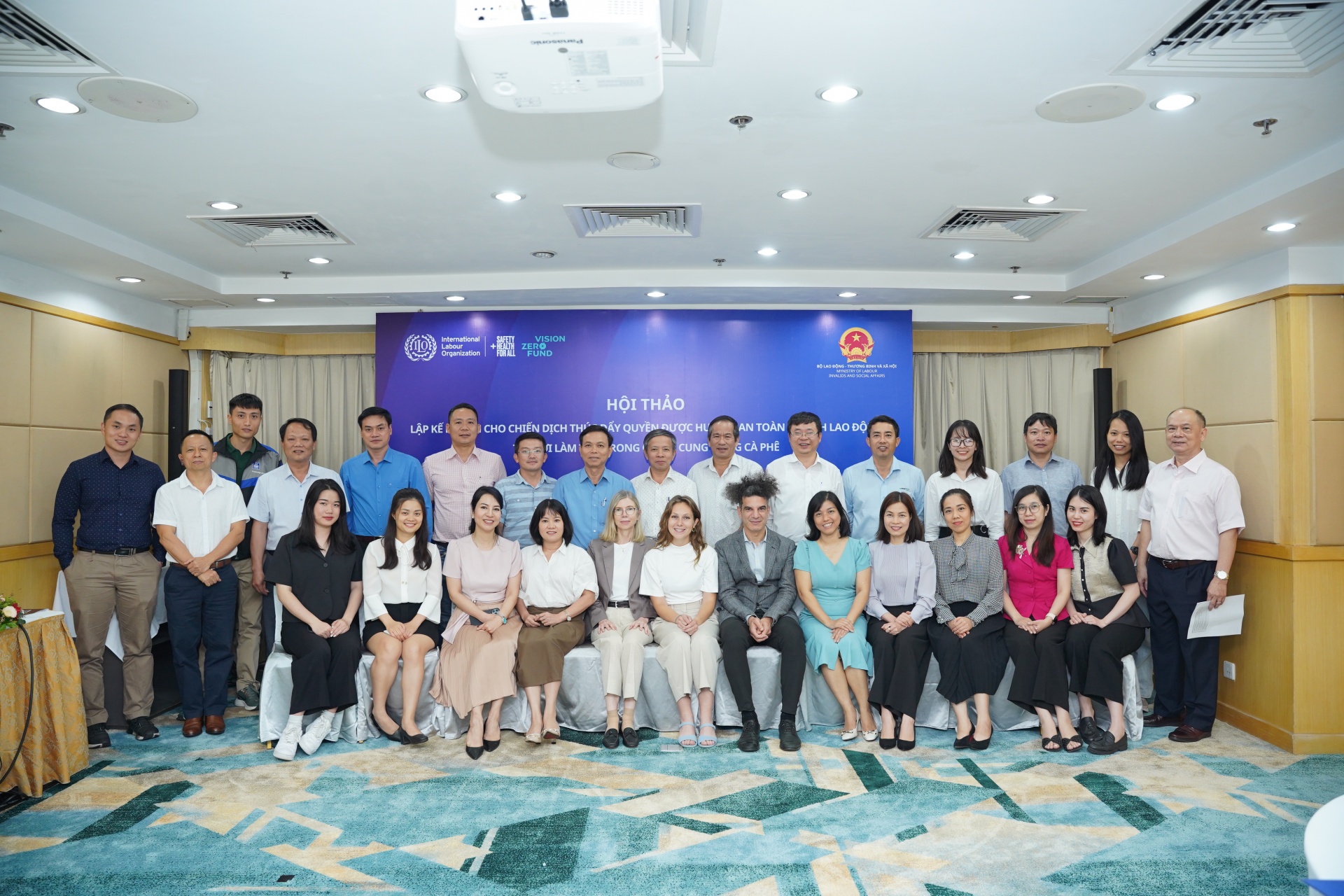 Nâng cao nhận thức về ATVSLĐ trong chuỗi cung ứng cà phê Nâng cao nhận thức về ATVSLĐ trong chuỗi cung ứng cà phê