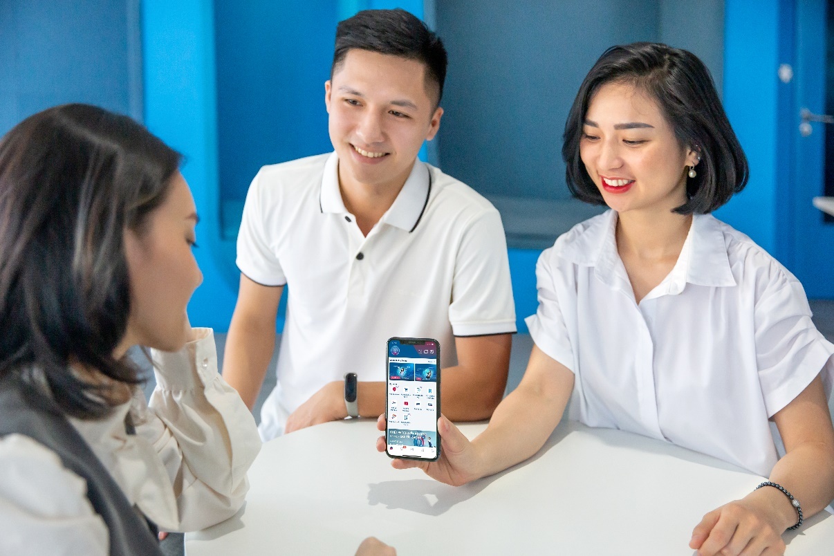 VietinBank chính thức triểnVietinBank iPay Mobile - Gói trọn trải nghiệm trên smartphone khai dịch vụ Mobile Banking tại Việt Nam.