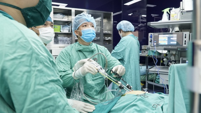 Người đưa kỹ thuật mổ nội soi với chỉ một vết mổ dưới 2cm lên ngang tầm thế giới Người đưa kỹ thuật mổ nội soi với chỉ một vết mổ dưới 2cm lên ngang tầm thế giới