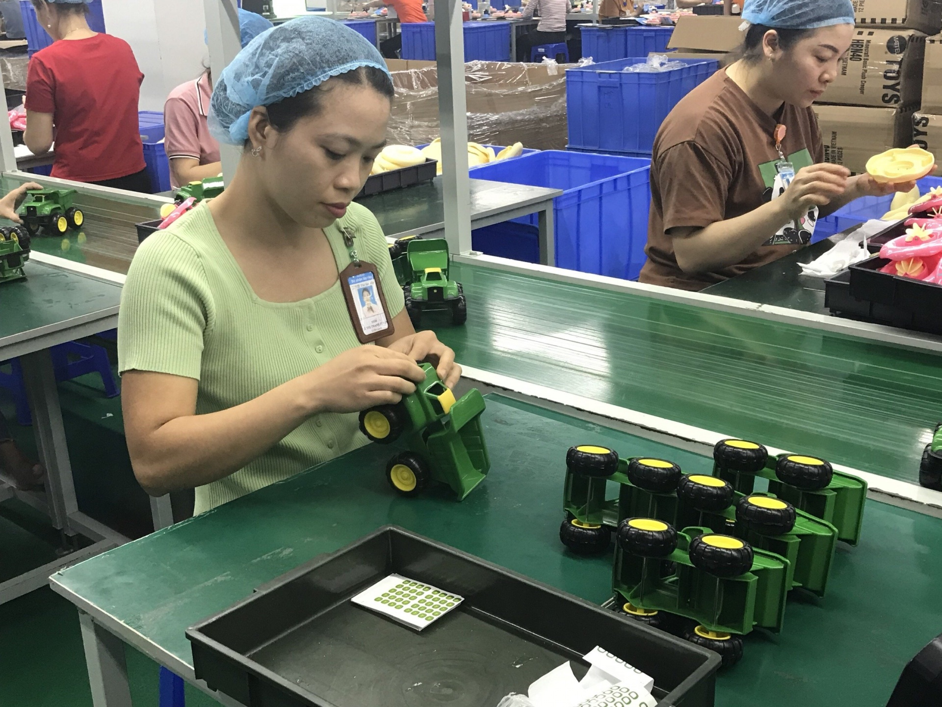 Doanh nghiệp gặp khó vẫn chi 