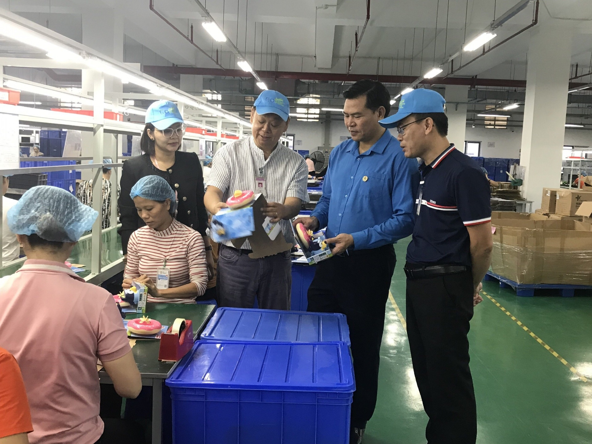 Doanh nghiệp gặp khó vẫn chi 