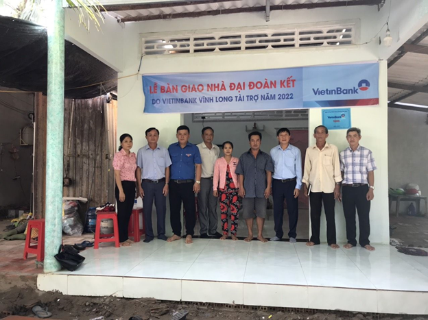 VietinBank bàn giao nhà ở cho hộ nghèo tỉnh Vĩnh Long