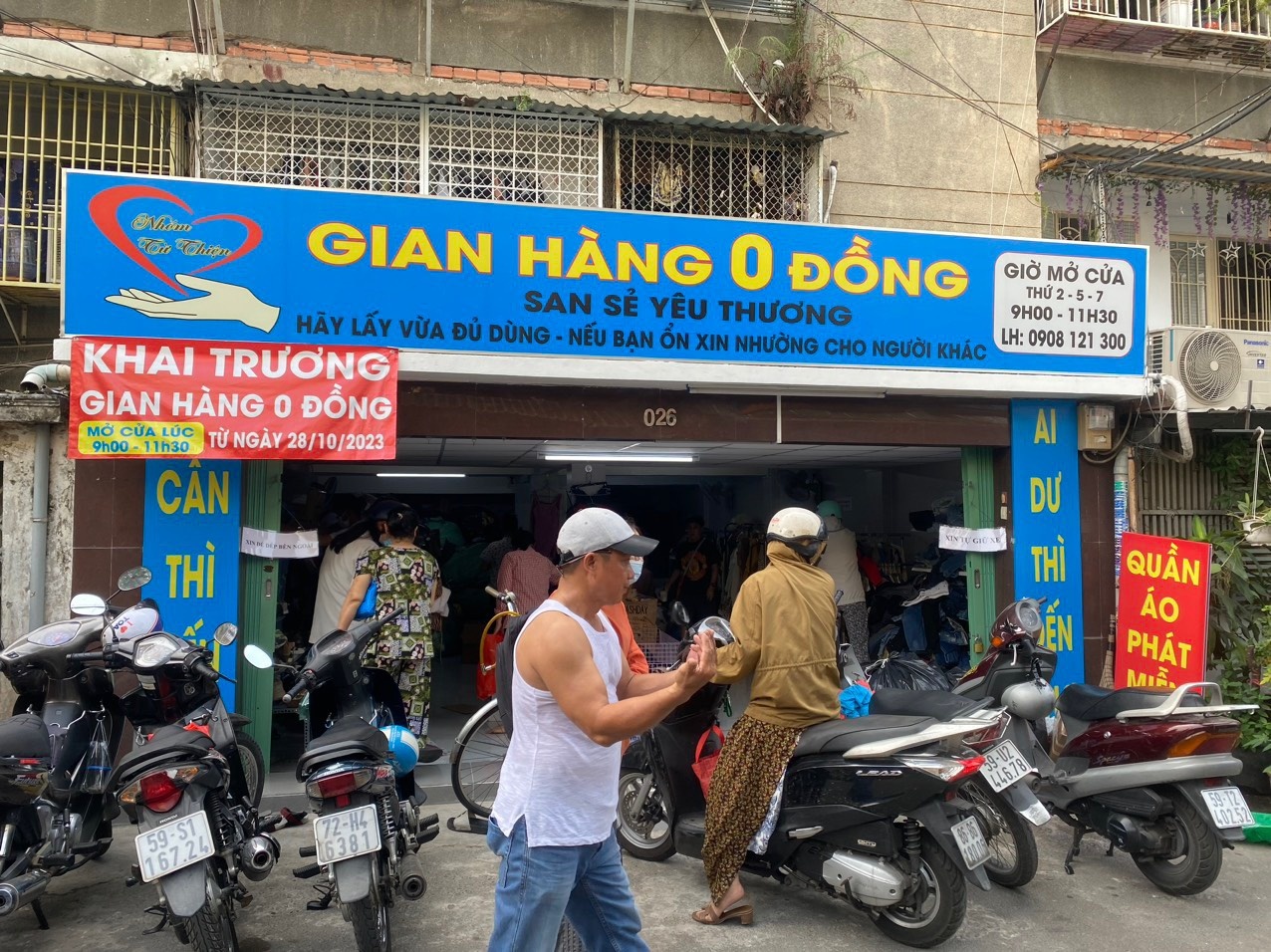 Gian hàng 0 đồng ấm áp tình người mùa tế