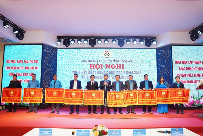 Công đoàn Nghệ An: Tập trung trí tuệ đưa nghị quyết vào cuộc sống Công đoàn Nghệ An: Tập trung trí tuệ đưa nghị quyết vào cuộc sống