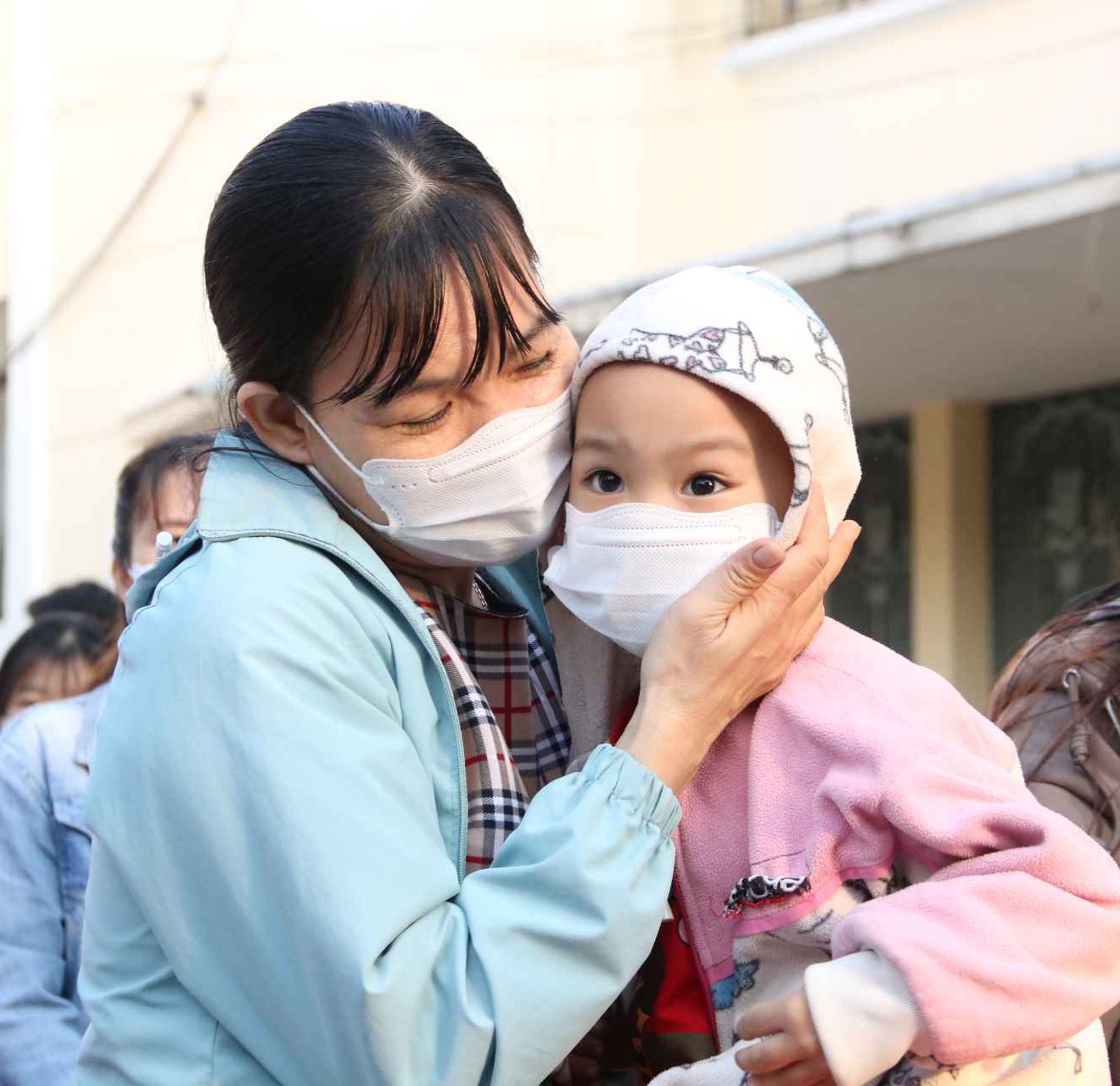 Bình Dương: Hàng trăm công nhân về quê đón tết trên “Chuyến tàu xuân nghĩa tình”