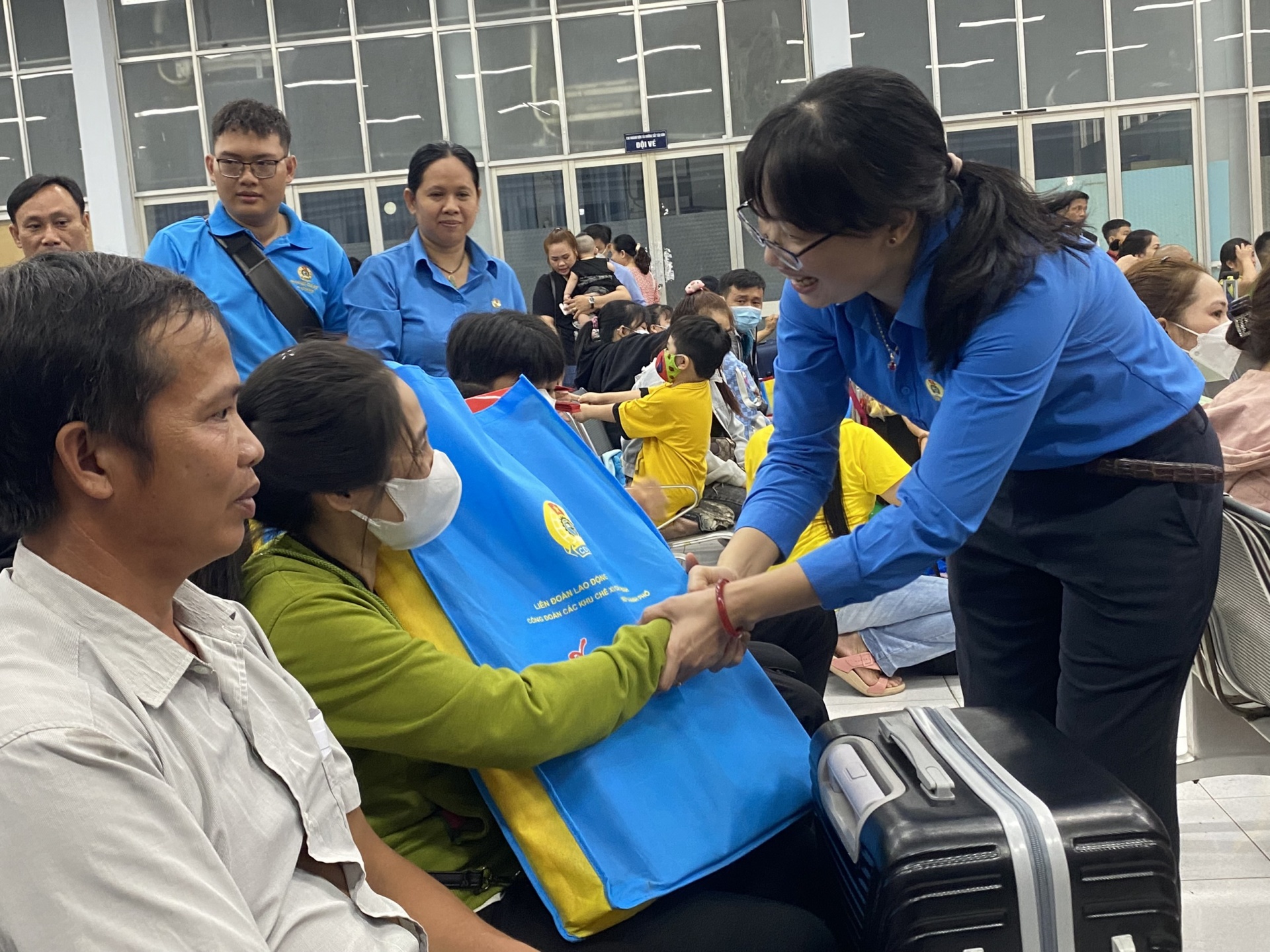 Chuyến tàu Xuân nghĩa tình đưa công nhân về Tết