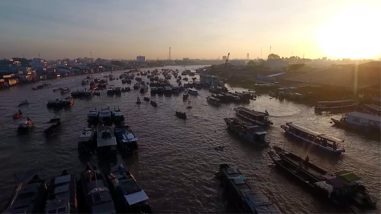 Chông chênh chợ nổi vào Xuân Chông chênh chợ nổi vào Xuân