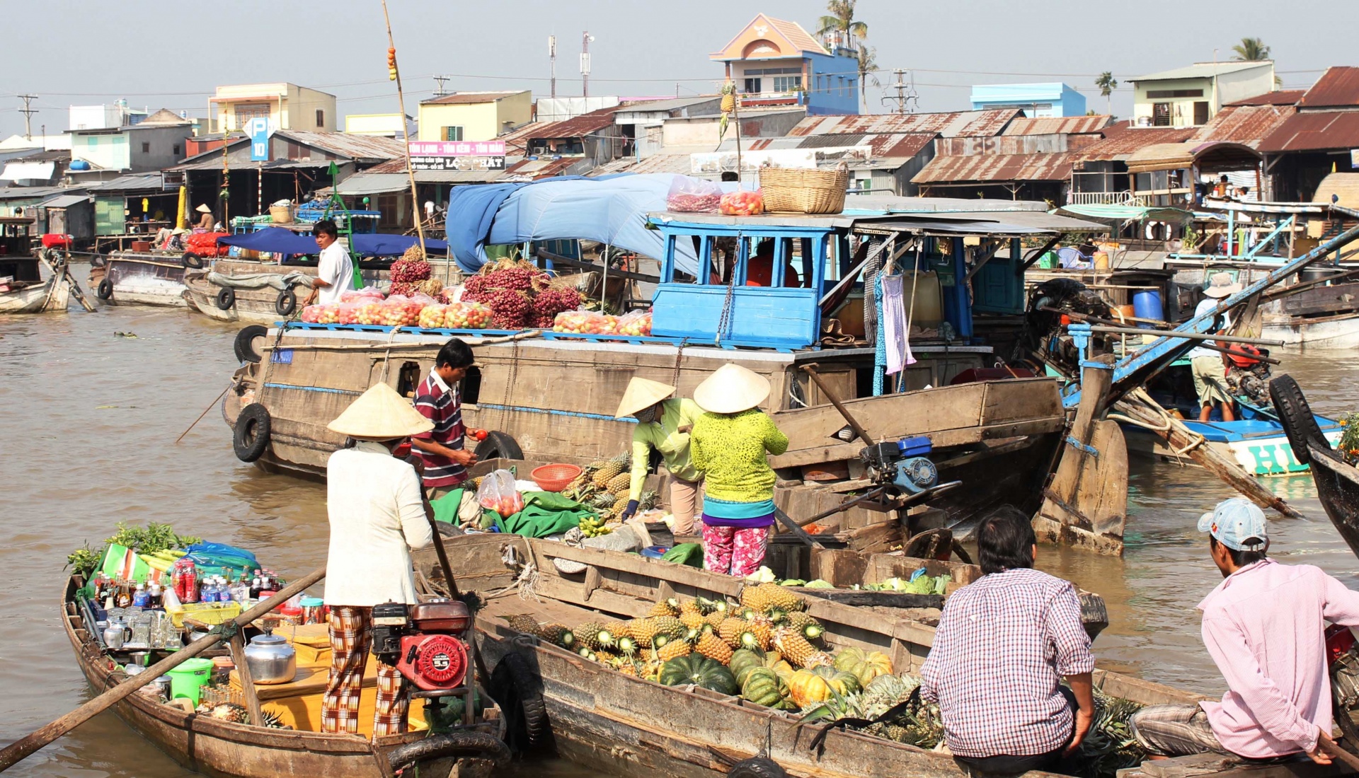Chông chênh chợ nổi vào Xuân Chông chênh chợ nổi vào Xuân