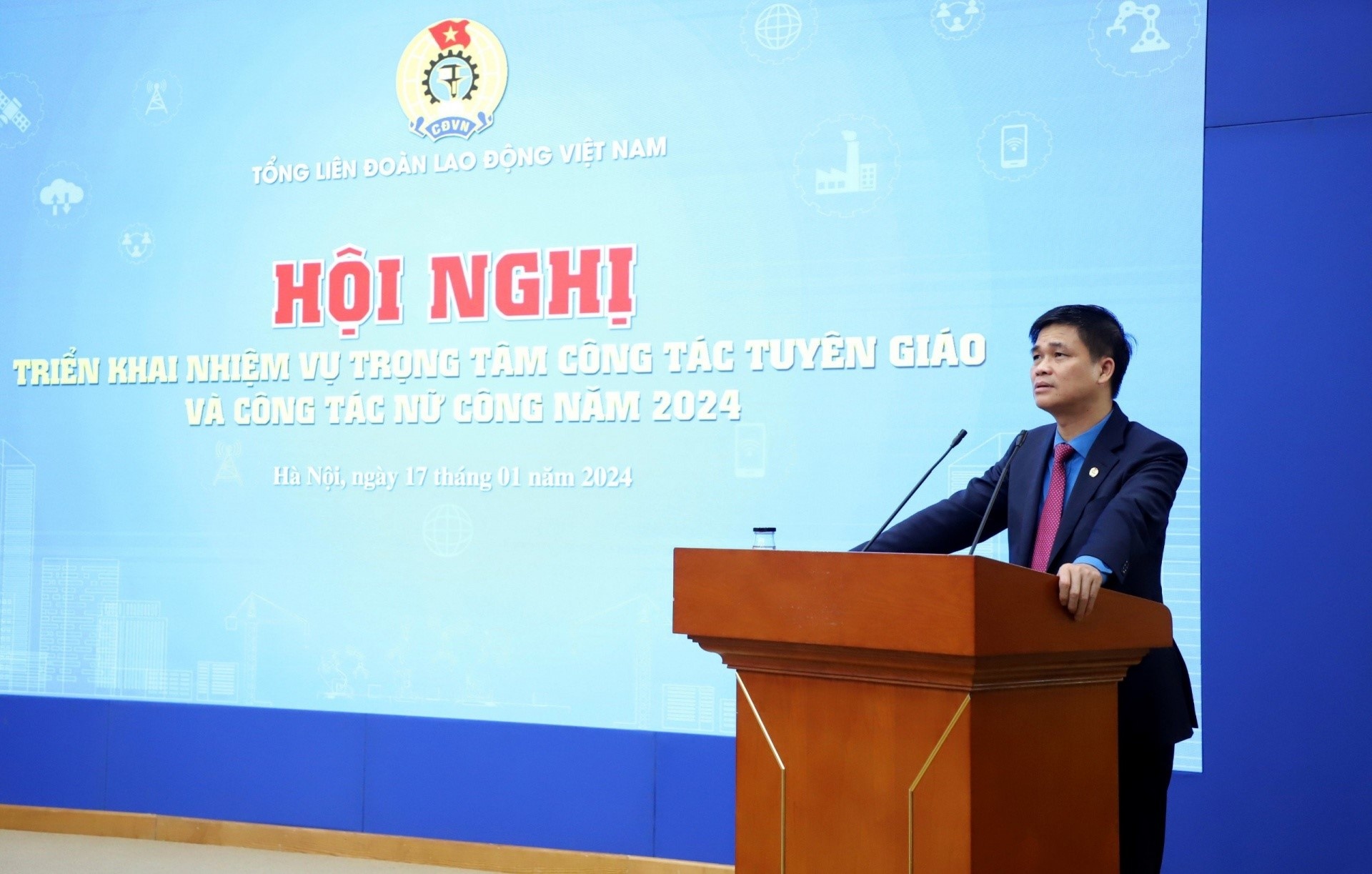 Đẩy mạnh công tác truyền thông Công đoàn Việt Nam giai đoạn 2023-2028 Đẩy mạnh công tác truyền thông Công đoàn Việt Nam giai đoạn 2023-2028