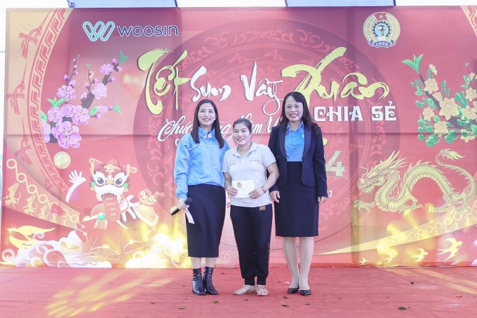 “Cuối năm có quà, đầu năm lại có quà nữa!”