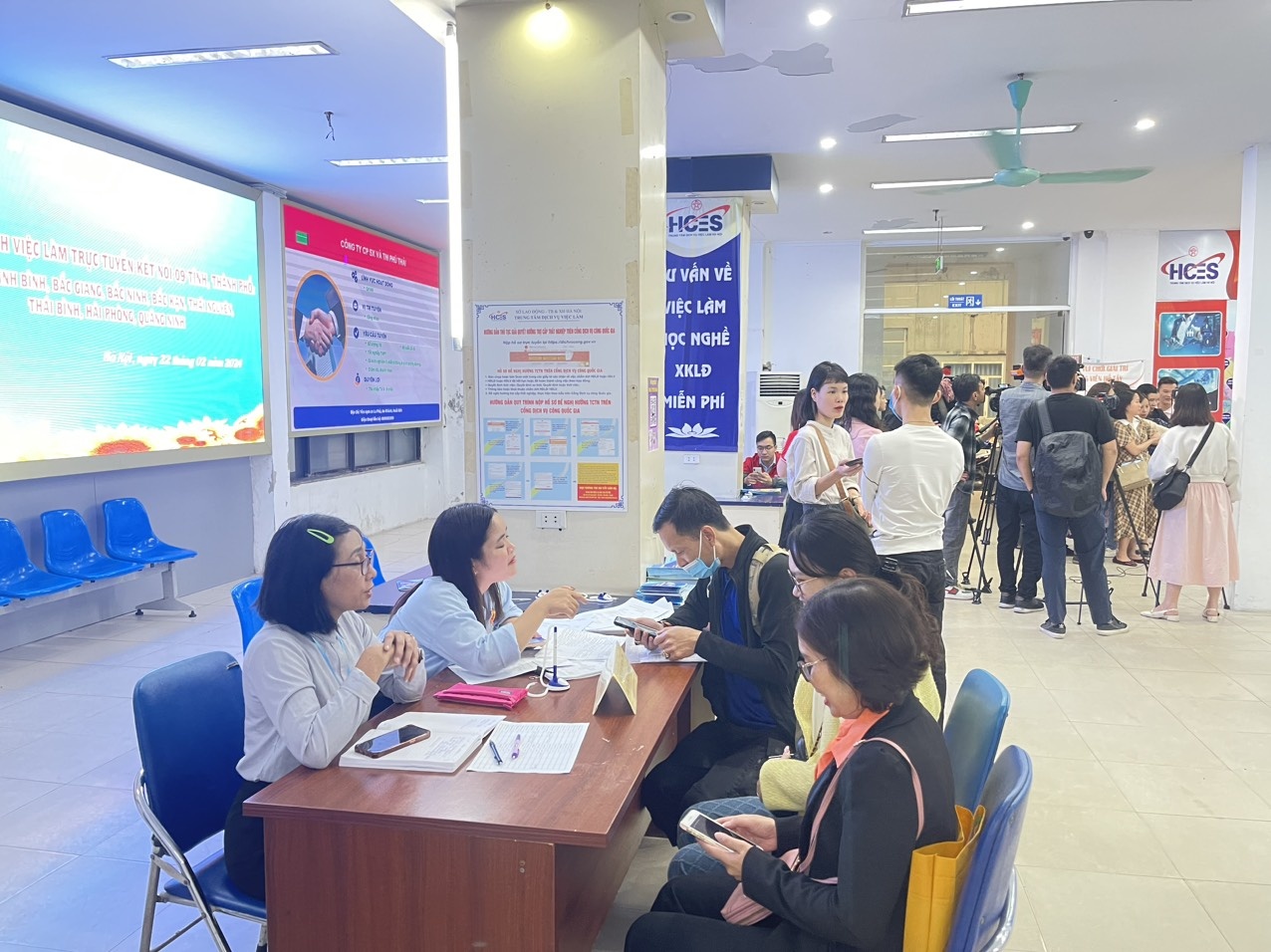 Hơn 44 nghìn chỉ tiêu việc làm tại phiên giao dịch đầu xuân