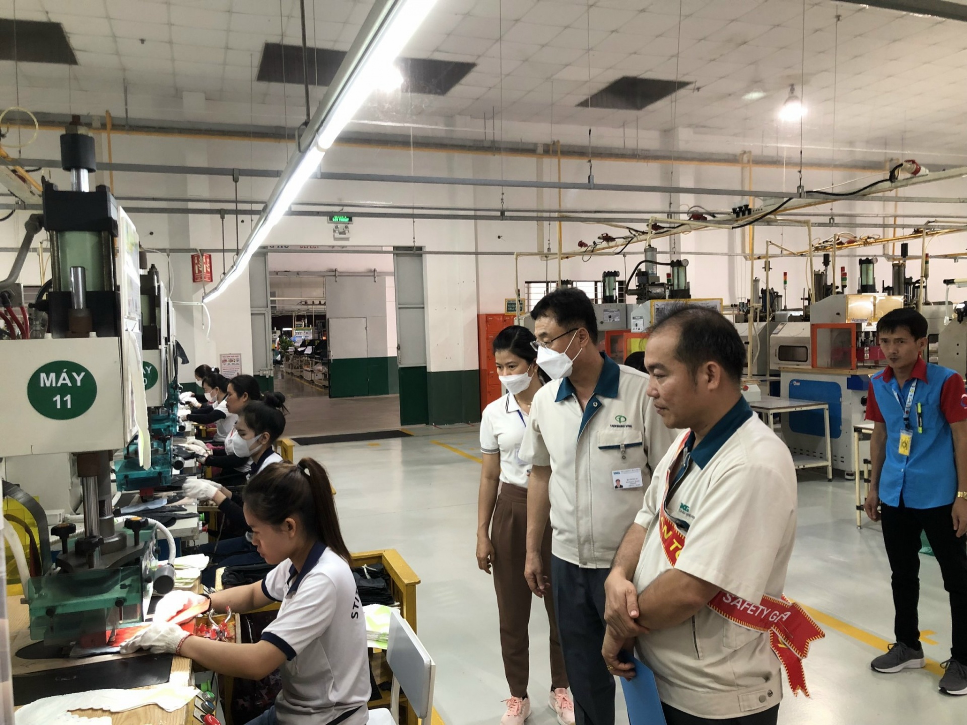 Ngăn ngừa ngừng việc tập thể: Tăng cường trao đổi thông tin và đối thoại với công nhân