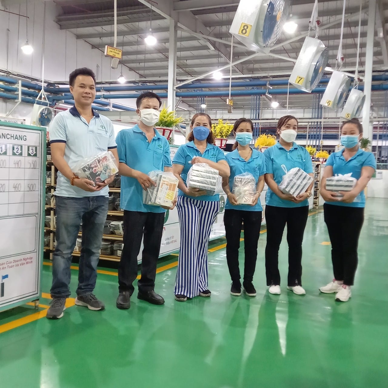 Ngăn ngừa ngừng việc tập thể: Tăng cường trao đổi thông tin và đối thoại với công nhân