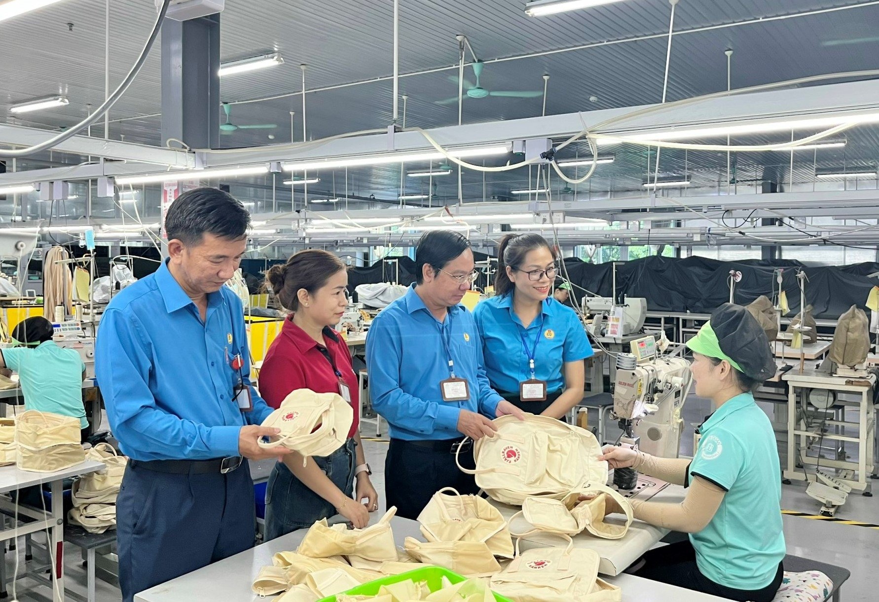 L ĐLĐ tỉnh Quảng Trị đồng hành với người lao động và doanh nghiệp vượt khó