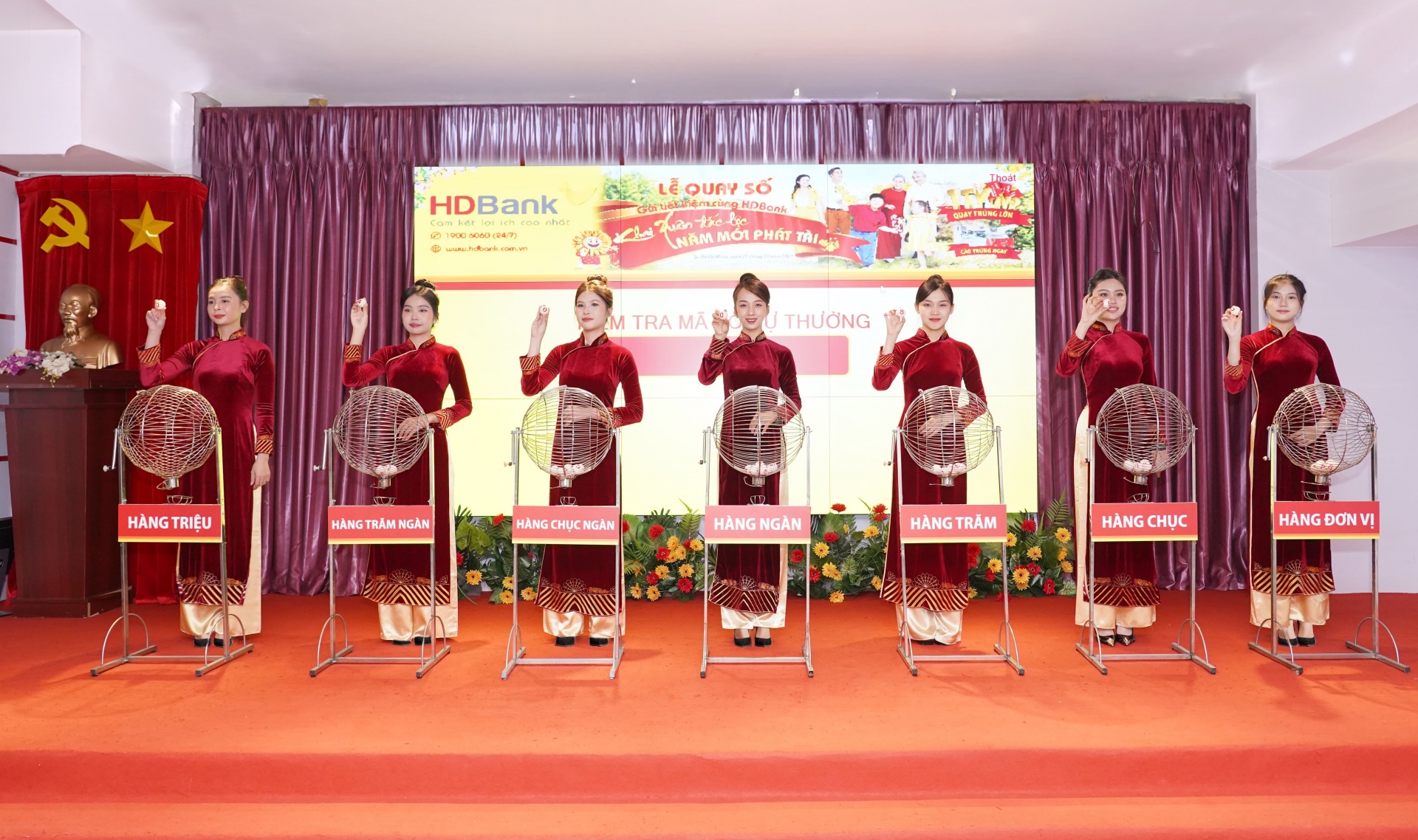Lễ quay số may mắn của chương trình Khai Xuân Đắc Lộc, Năm Mới Phát Tài diễn ra vào sáng ngày 21/3/2024 Lễ quay số may mắn của chương trình Khai Xuân Đắc Lộc, Năm Mới Phát Tài diễn ra vào sáng ngày 21/3/2024