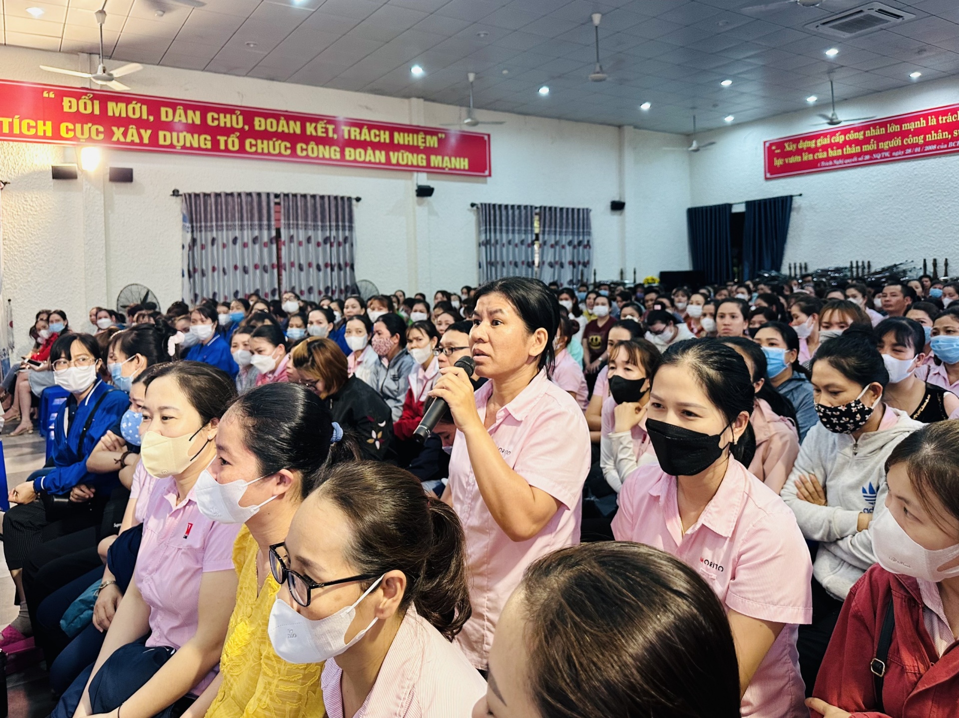 "Mong có nhiều buổi đối thoại để người lao động được bày tỏ ý kiến"