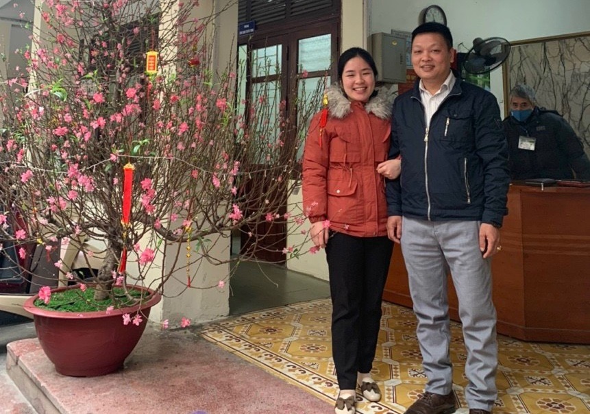 Cha con công nhân nối gương nhau vào Đảng Cha con công nhân nối gương nhau vào Đảng