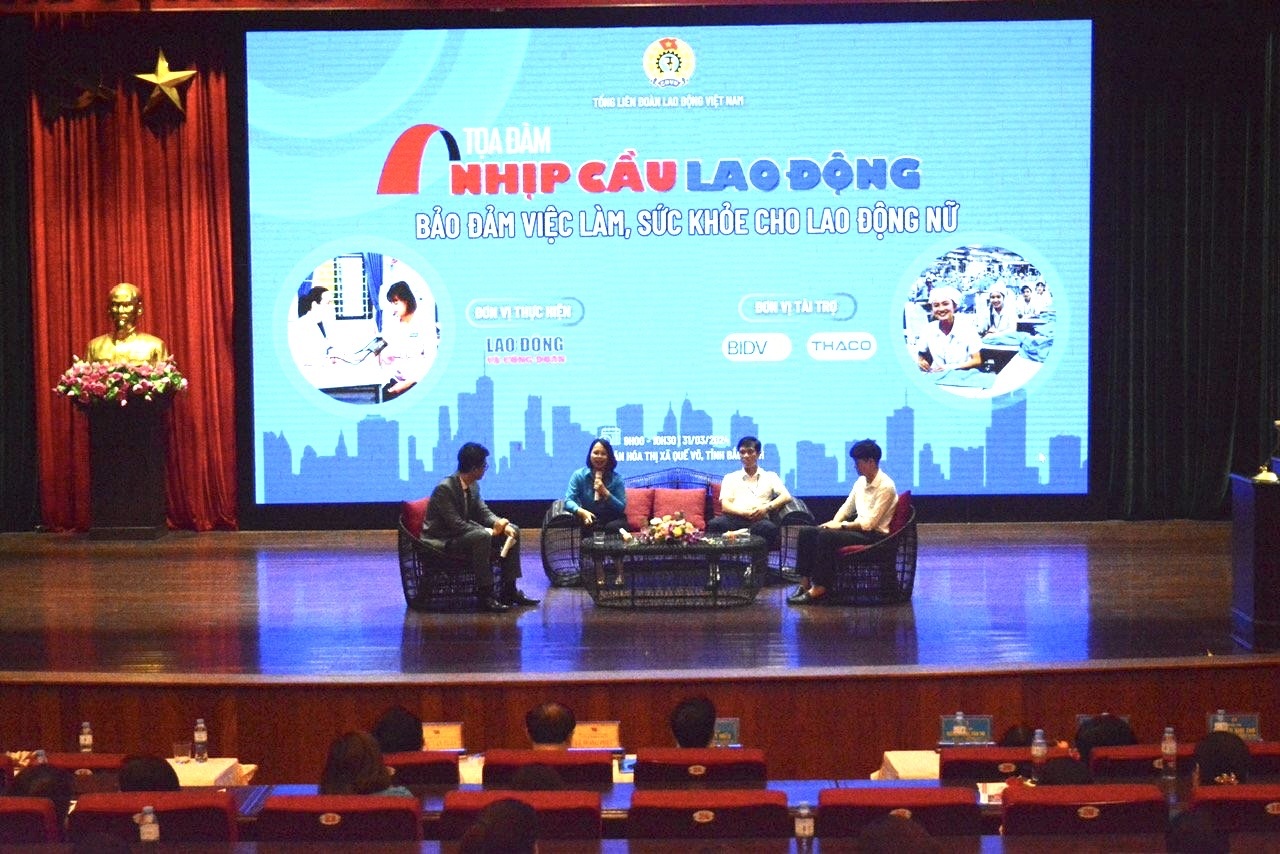 Cần bảo vệ quyền lợi, phẩm giá cho lao động nữ Cần bảo vệ quyền lợi, phẩm giá cho lao động nữ