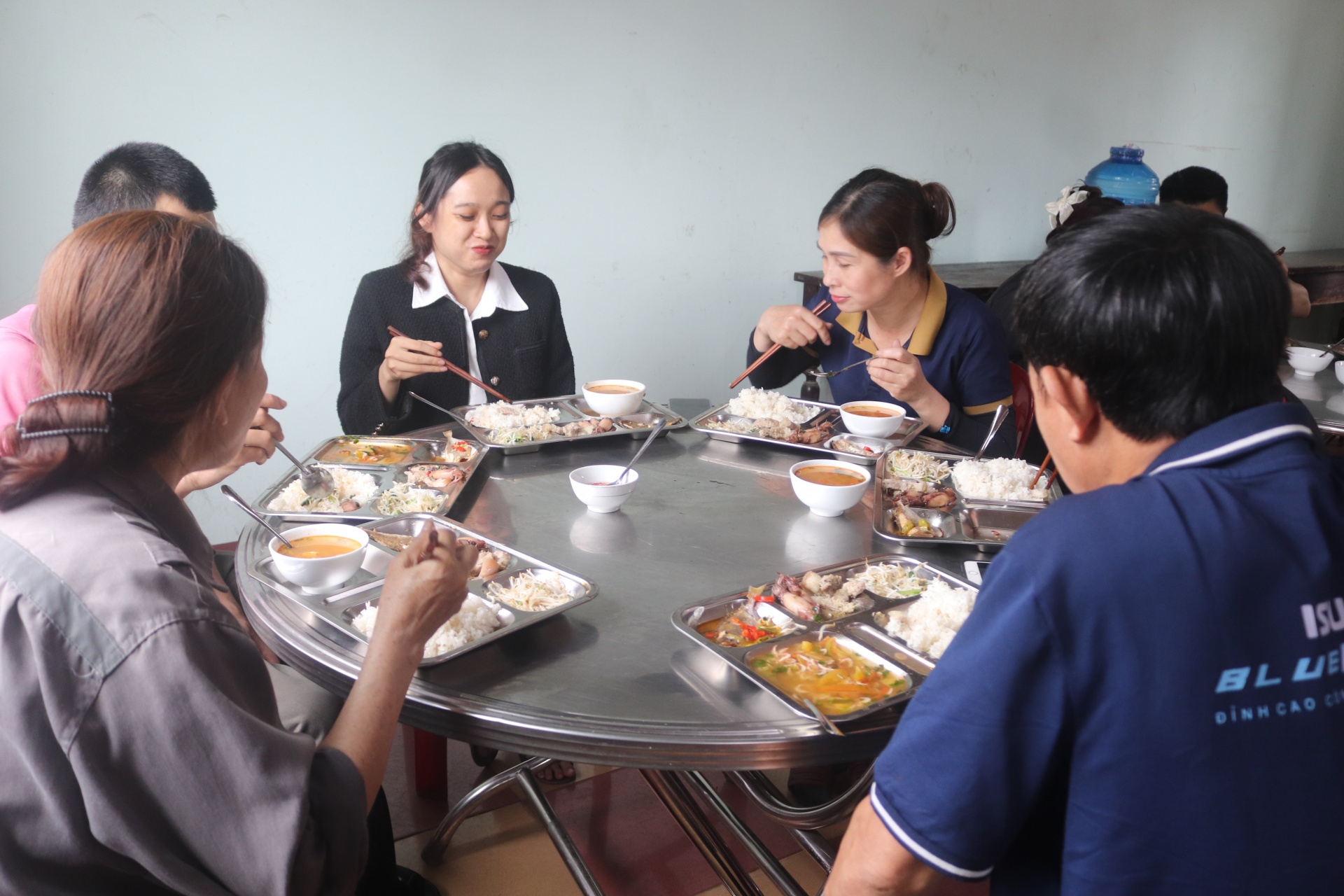 Công đoàn nâng cao giá trị bữa ăn ca vì sức khỏe của người lao động