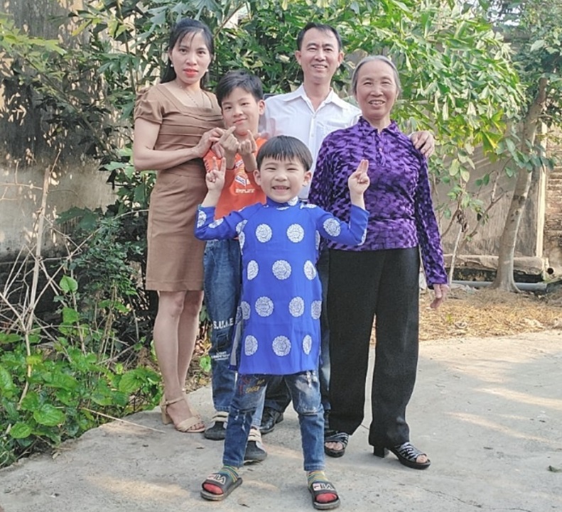 Nữ đảng viên từ chối làm tổ trưởng để là… công nhân may