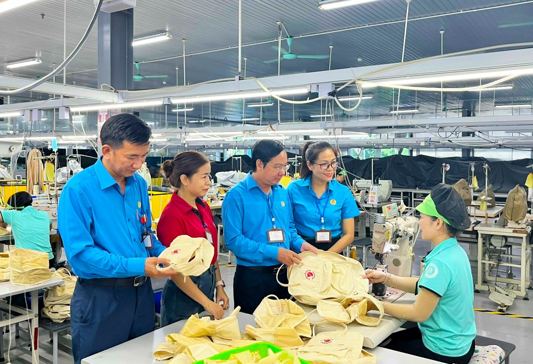 Hấp dẫn cuộc thi viết 