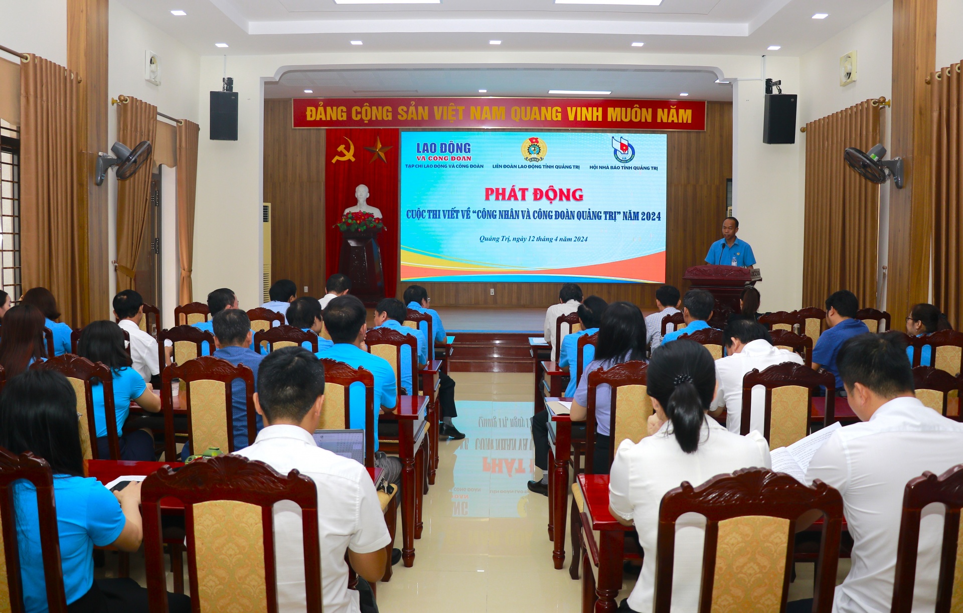 Hấp dẫn cuộc thi viết 