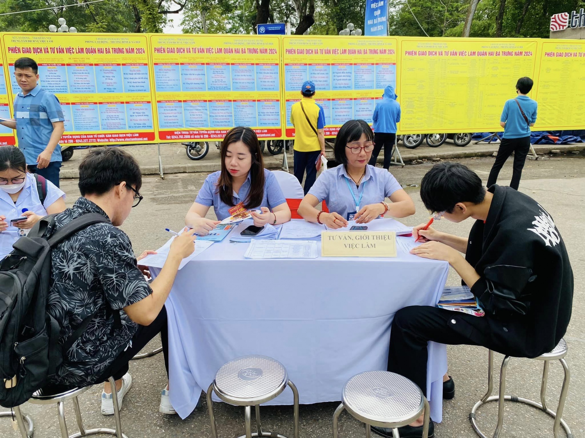 Gần dịp nghỉ lễ, nhóm ngành nào có nhu cầu tuyển dụng lớn nhất? Gần dịp nghỉ lễ, nhóm ngành nào có nhu cầu tuyển dụng lớn nhất?