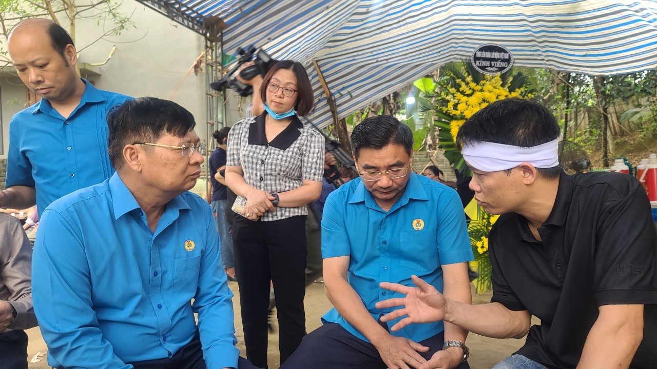 Vụ 7 công nhân tử vong: Đau thương người ở lại Vụ 7 công nhân tử vong: Đau thương người ở lại
