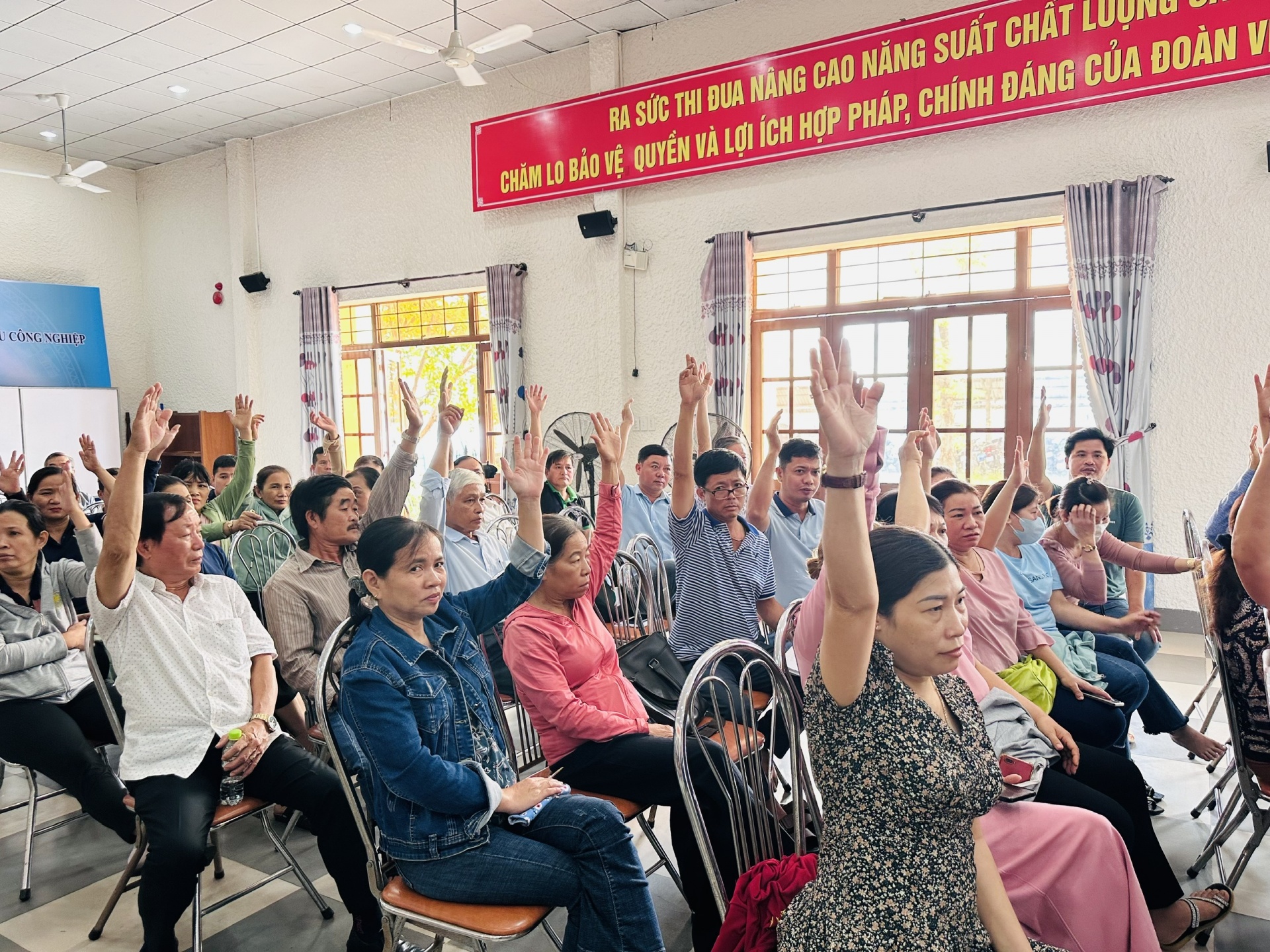 Phiên hòa giải giữa người lao động và Công ty Dệt Hòa khánh bất thành Phiên hòa giải giữa người lao động và Công ty Dệt Hòa khánh bất thành
