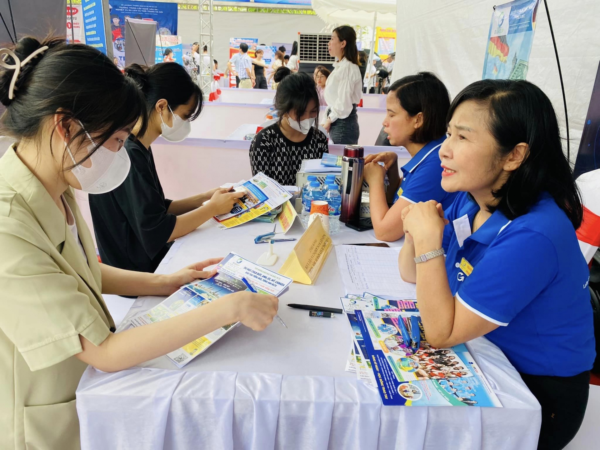 Cần tuyển gần 2.000 lao động tại huyện Thạch Thất (Hà Nội)
