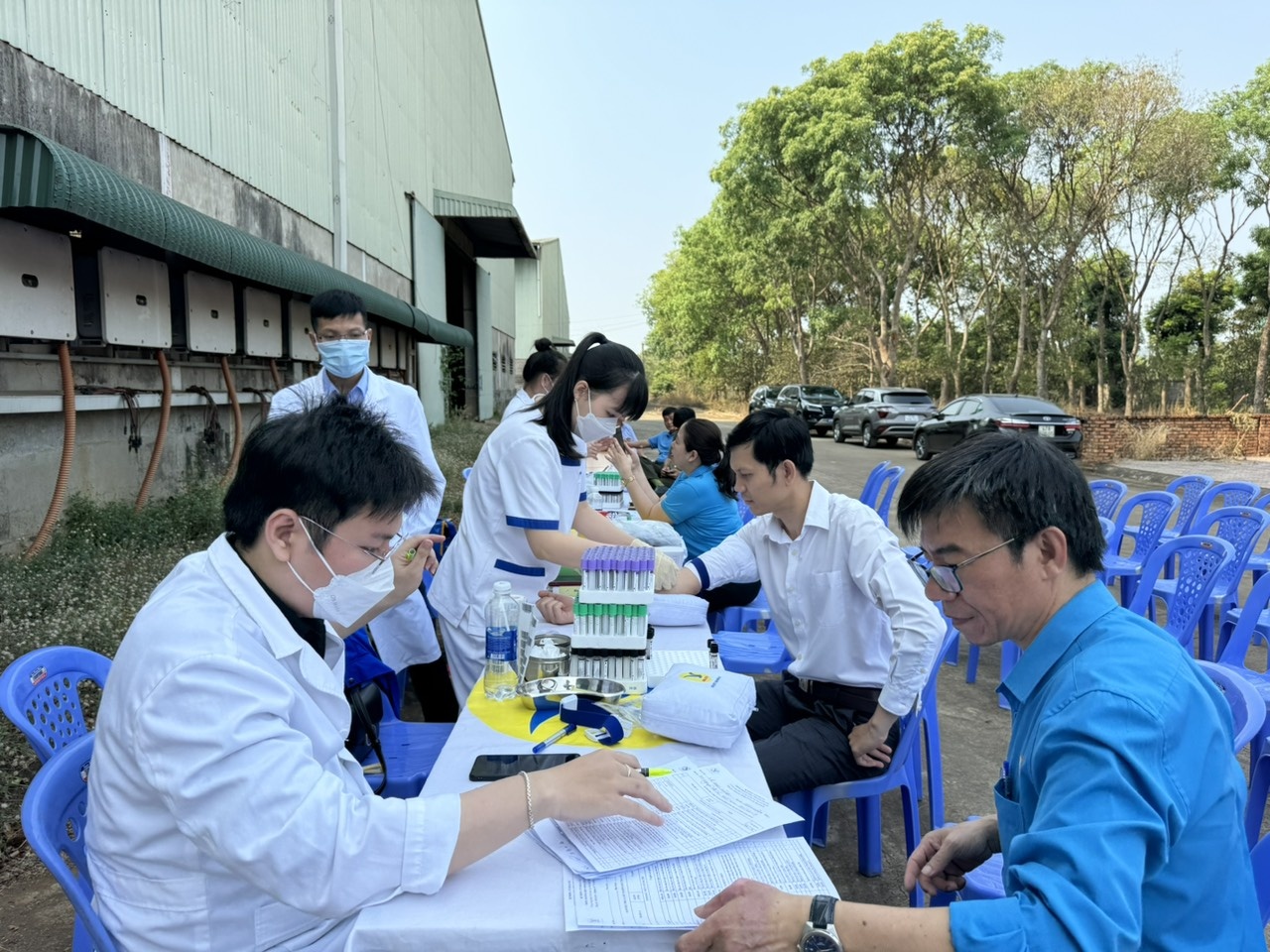 Công nhân Đắk Lắk phấn khởi dự lễ phát động Tháng Công nhân